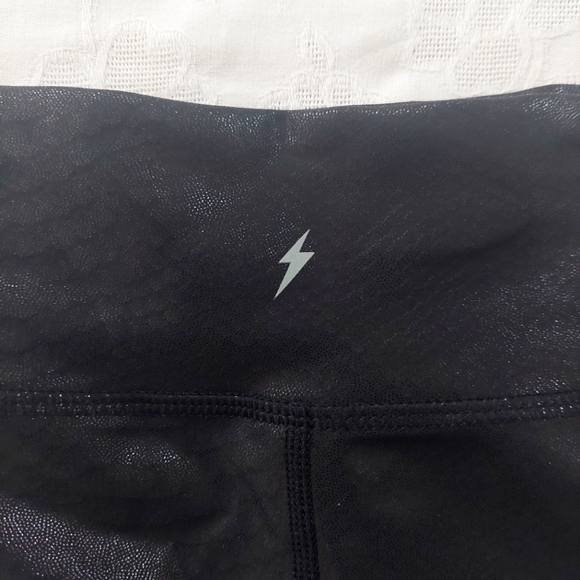 🦋ELECTRIC YOGA Python Biker shorts NWT - Picture 12 of 12